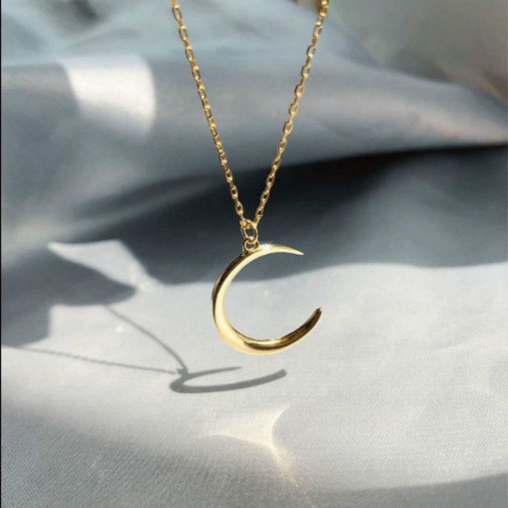 NWT Crescent Moon‎ Necklace | Yellow Gold Filled